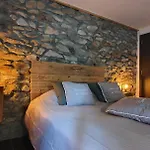بيت للعطل O Pres De La Lienne, De Charme, Accord Parfait Entre Confort Et Authenticite *