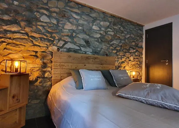 Hébergement de vacances O Près De La Lienne, De Charme, Accord Parfait Entre Confort Et Authenticité *